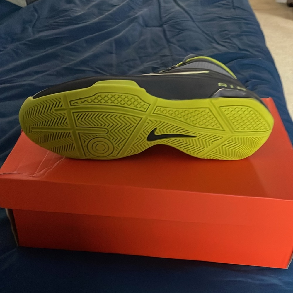 Men’s Nike Air Vido Pro III Size 11.  NWT.  Gray nubuck with green detailing - Picture 3 of 4